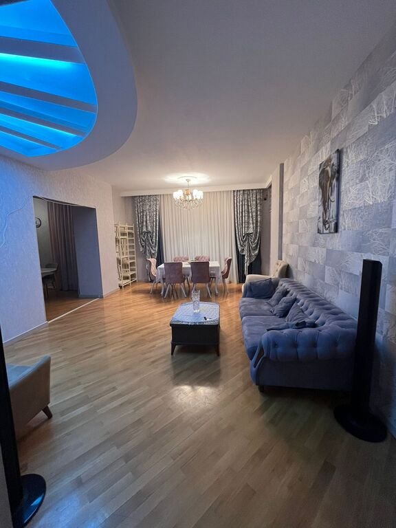 Kirayə verilir 3 otaqlı yeni tikili, 150 m², Nizami m.-4