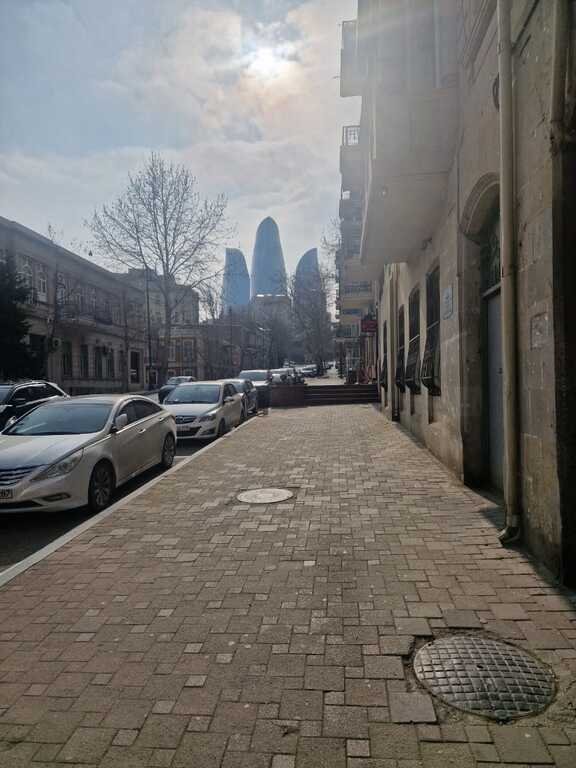 Satılır 3 otaqlı köhnə tikili, 70 m², İçərişəhər m.-14