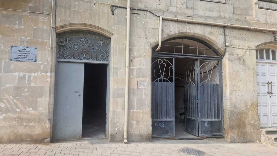 Satılır 3 otaqlı köhnə tikili, 70 m², İçərişəhər m.-20