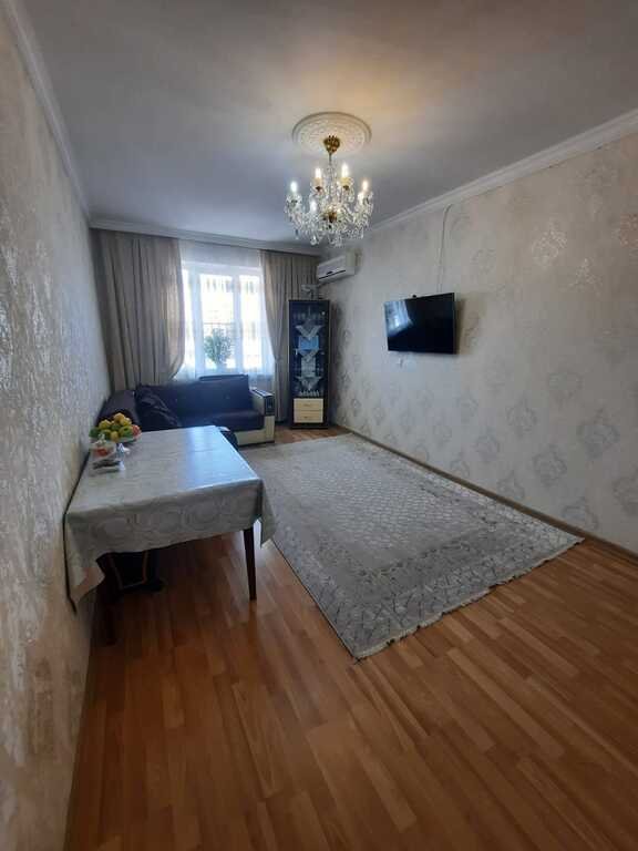 Satılır 4 otaqlı köhnə tikili, 100 m², Xalqlar dostluğu m.-3