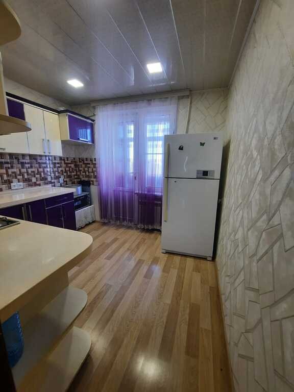 Satılır 4 otaqlı köhnə tikili, 100 m², Xalqlar dostluğu m.-12