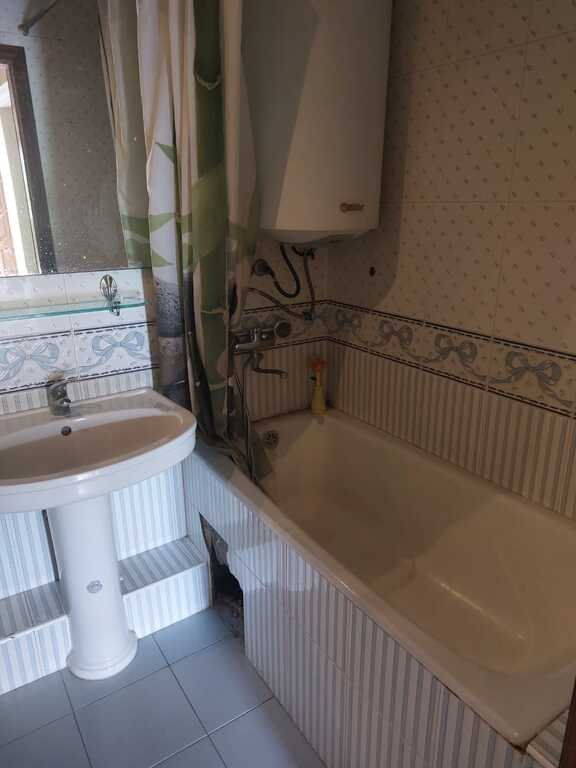 Kirayə verilir 3 otaqlı köhnə tikili, 85 m², 28 May m.-10