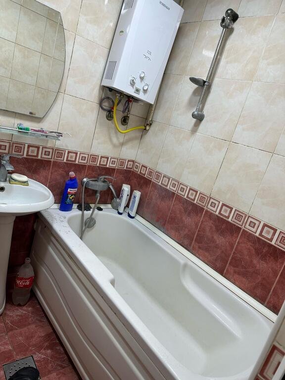 Satılır 1 otaqlı köhnə tikili, 30 m², İnşaatçılar m.-11