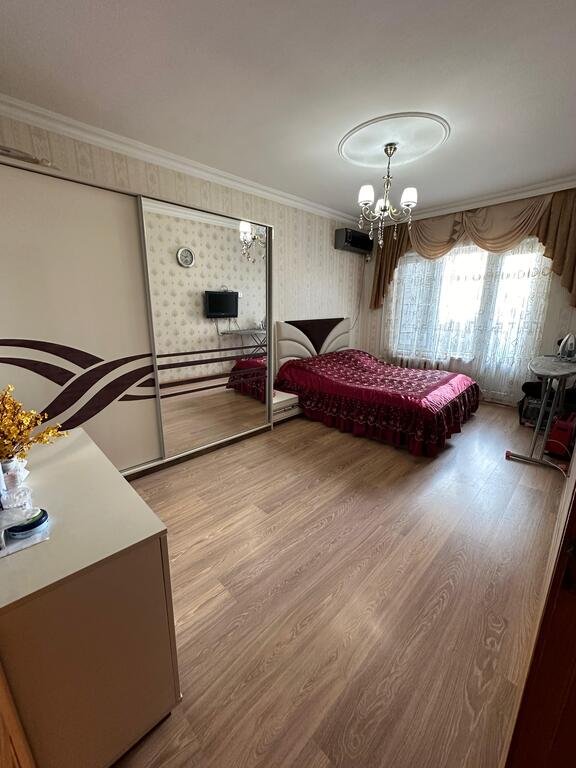 Satılır 2 otaqlı köhnə tikili, 68 m², Memar Əcəmi m.-3