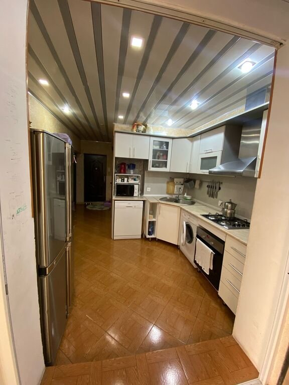 Satılır 4 otaqlı köhnə tikili, 110 m², 20 Yanvar m.-9