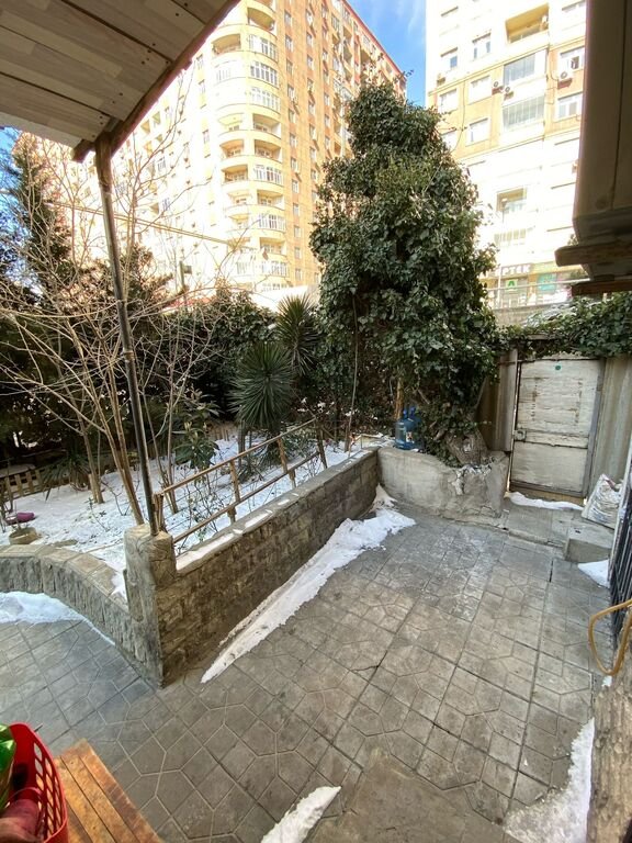 Satılır 4 otaqlı köhnə tikili, 110 m², 20 Yanvar m.-12