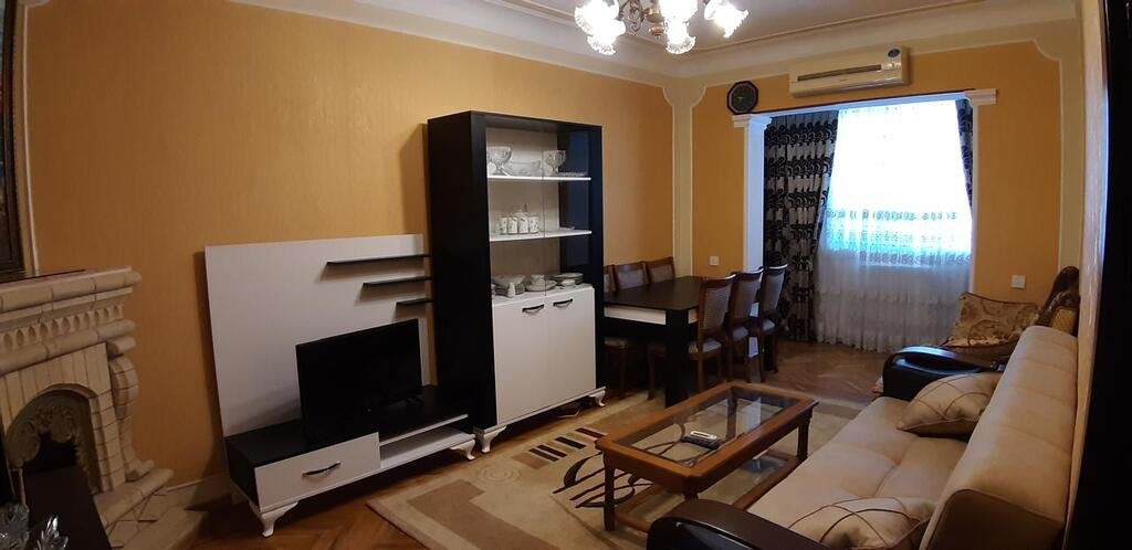 Satılır 3 otaqlı köhnə tikili, 90 m², Nəsimi m.-1