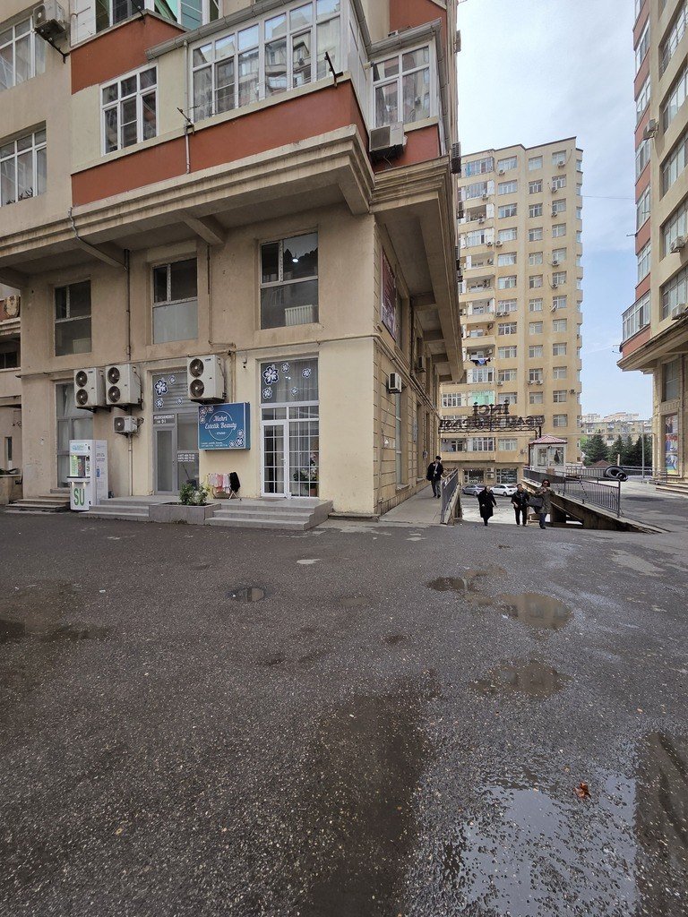 42 m<sup>2</sup> obyekt satılır, 8-ci kilometr-1