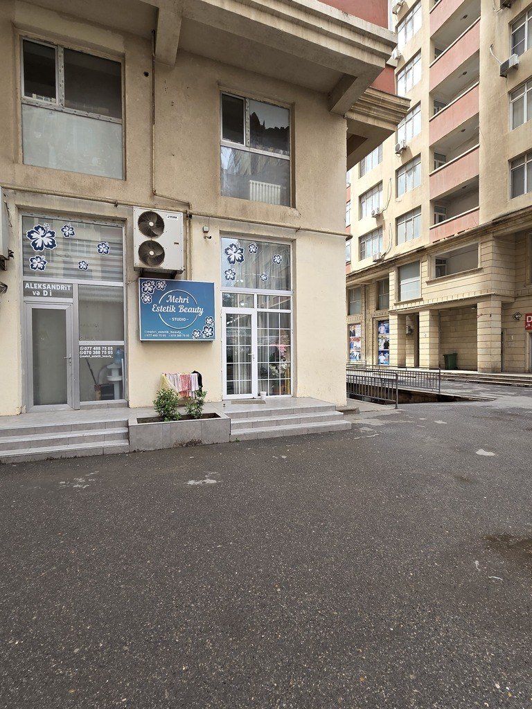 42 m<sup>2</sup> obyekt satılır, 8-ci kilometr-2