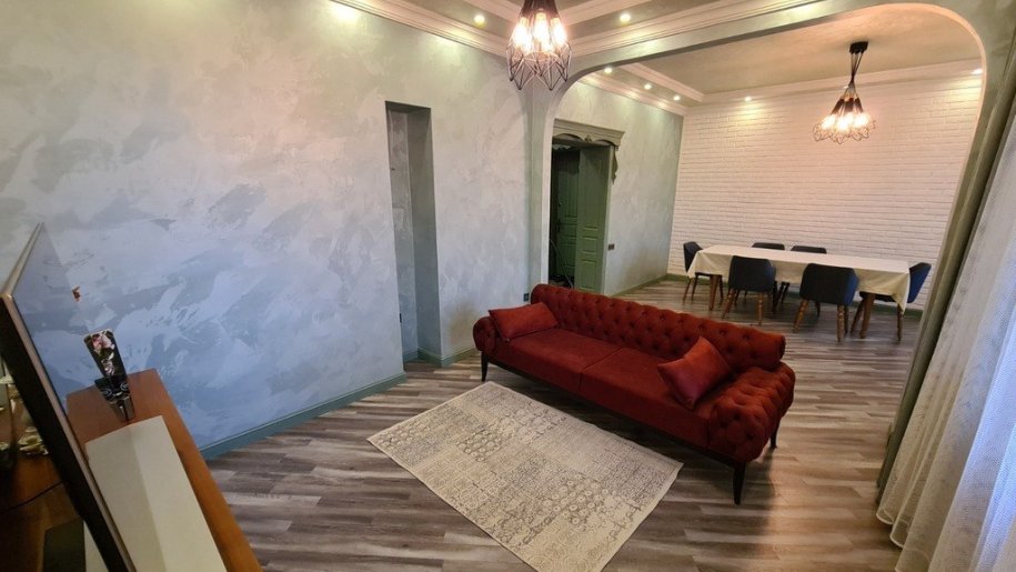Satılır 5 otaqlı köhnə tikili, 200 m², Elmlər Akademiyası m.-11