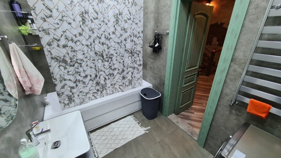 Satılır 5 otaqlı köhnə tikili, 200 m², Elmlər Akademiyası m.-16