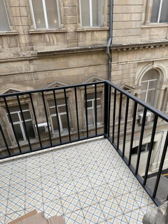 Satılır 1 otaqlı köhnə tikili, 50 m², Sahil m.-8