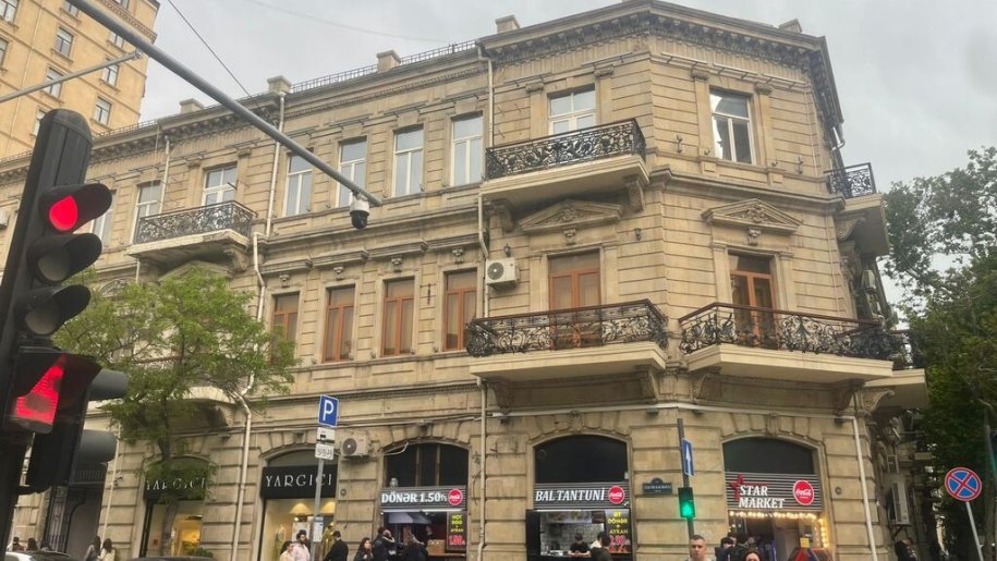 Satılır 3 otaqlı köhnə tikili, 120 m², Sahil m.-1
