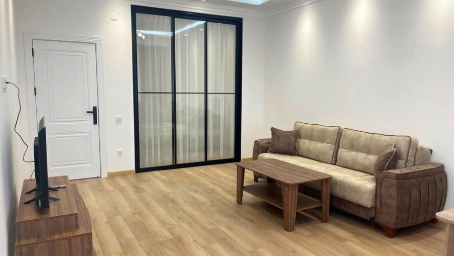 Kirayə verilir 2 otaqlı yeni tikili, 75 m², 28 May m.-1