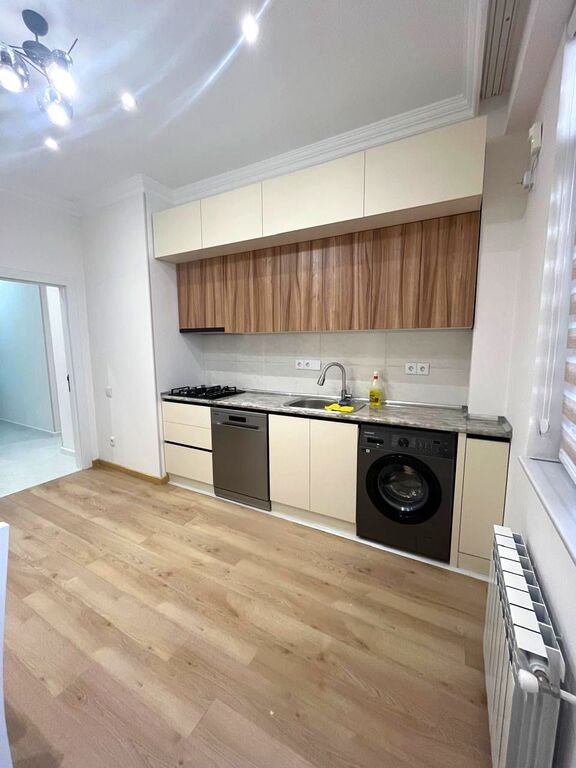 Kirayə verilir 2 otaqlı yeni tikili, 75 m², 28 May m.-4