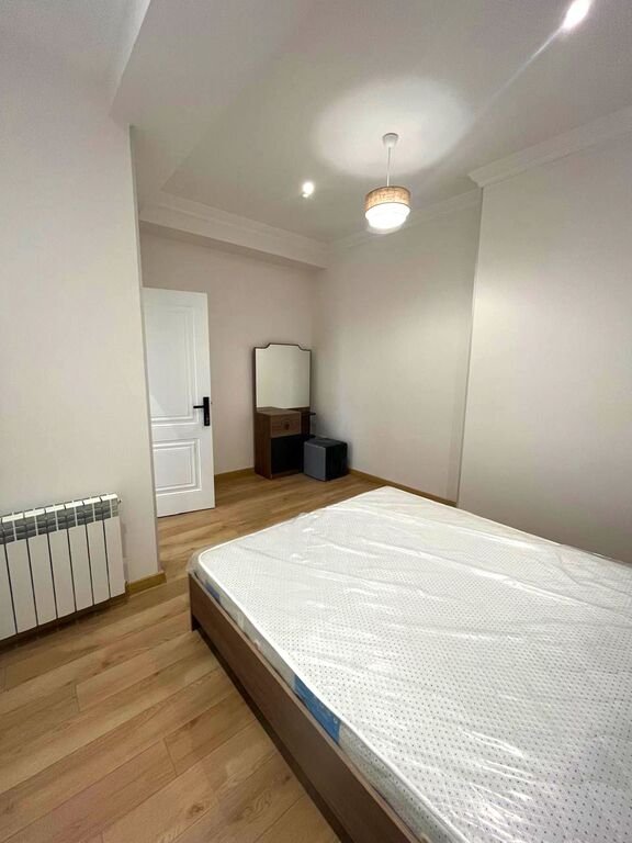 Kirayə verilir 2 otaqlı yeni tikili, 75 m², 28 May m.-7