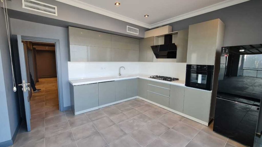 Kirayə verilir 5 otaqlı yeni tikili, 325 m², İçərişəhər m.-11