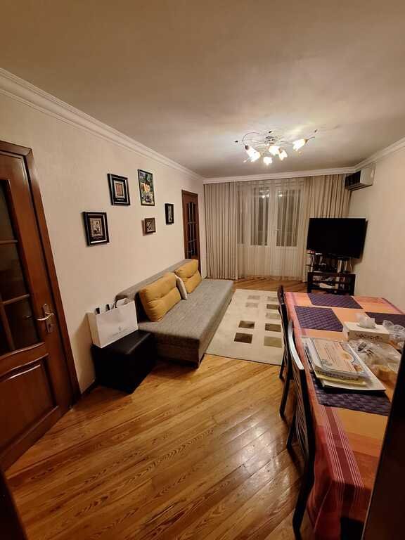 Satılır 3 otaqlı köhnə tikili, 75 m², İnşaatçılar m.-1