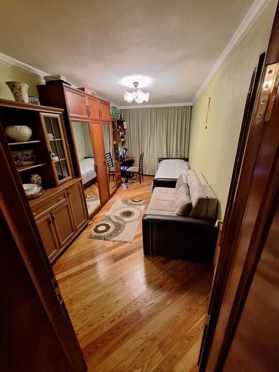 Satılır 3 otaqlı köhnə tikili, 75 m², İnşaatçılar m.-4