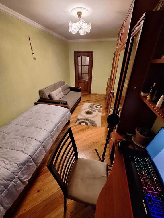 Satılır 3 otaqlı köhnə tikili, 75 m², İnşaatçılar m.-5