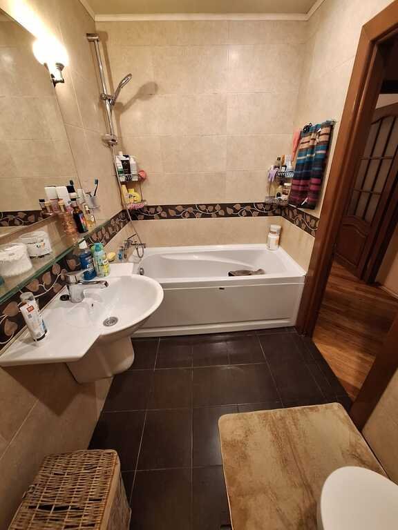 Satılır 3 otaqlı köhnə tikili, 75 m², İnşaatçılar m.-8