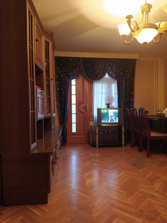 Kirayə verilir 2 otaqlı köhnə tikili, 55 m², Elmlər Akademiyası m.-2