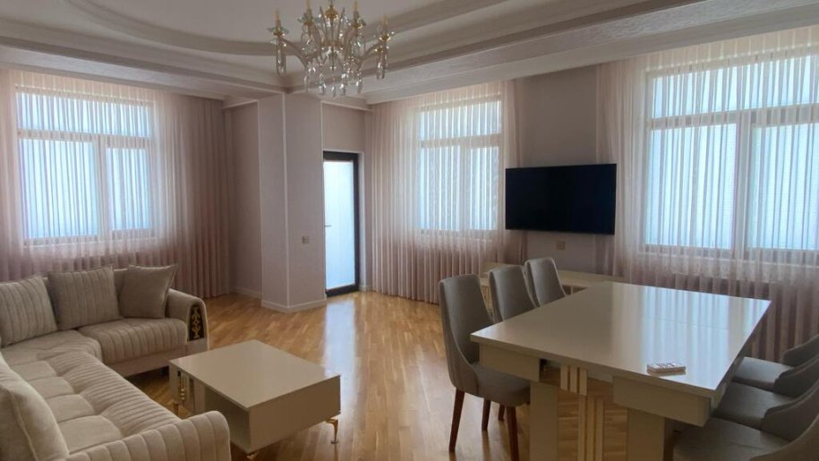 Kirayə verilir 3 otaqlı yeni tikili, 180 m², Nəsimi-1