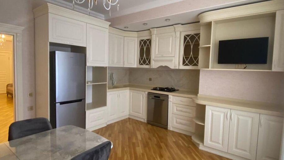 Kirayə verilir 3 otaqlı yeni tikili, 180 m², Nəsimi-7