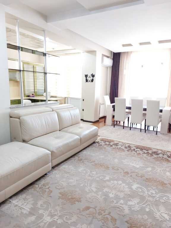 Satılır 3 otaqlı yeni tikili, 125 m², İnşaatçılar m.-1