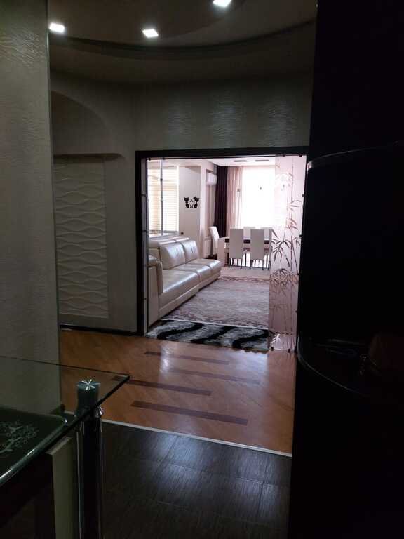 Satılır 3 otaqlı yeni tikili, 125 m², İnşaatçılar m.-15
