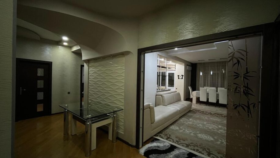 Satılır 3 otaqlı yeni tikili, 125 m², İnşaatçılar m.-20