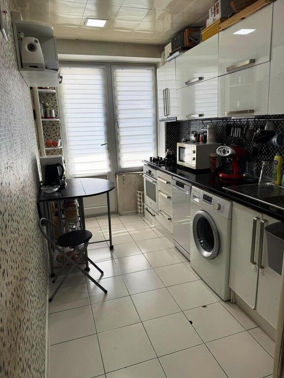 Satılır 3 otaqlı köhnə tikili, 95 m², 28 May m.-4