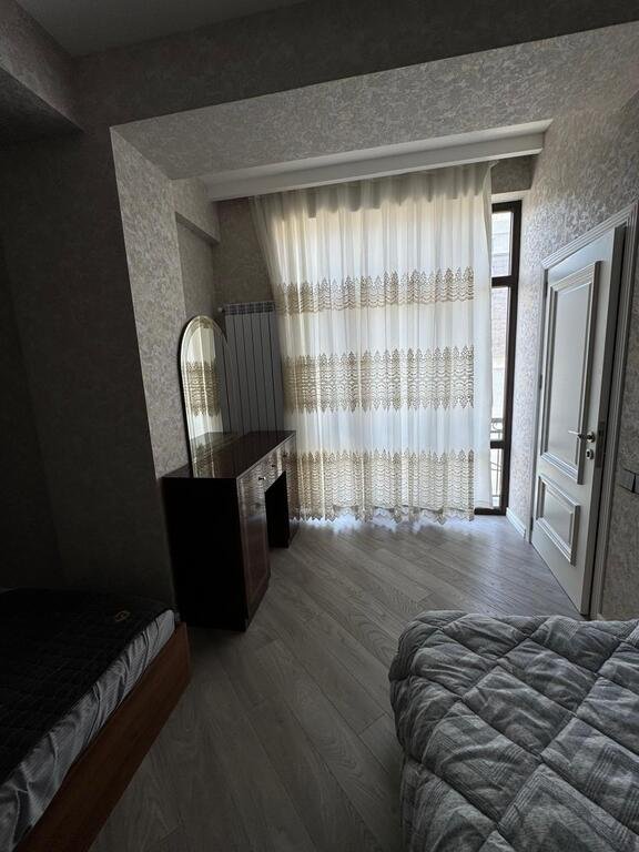 Kirayə verilir 3 otaqlı yeni tikili, 120 m², 28 May m.-3