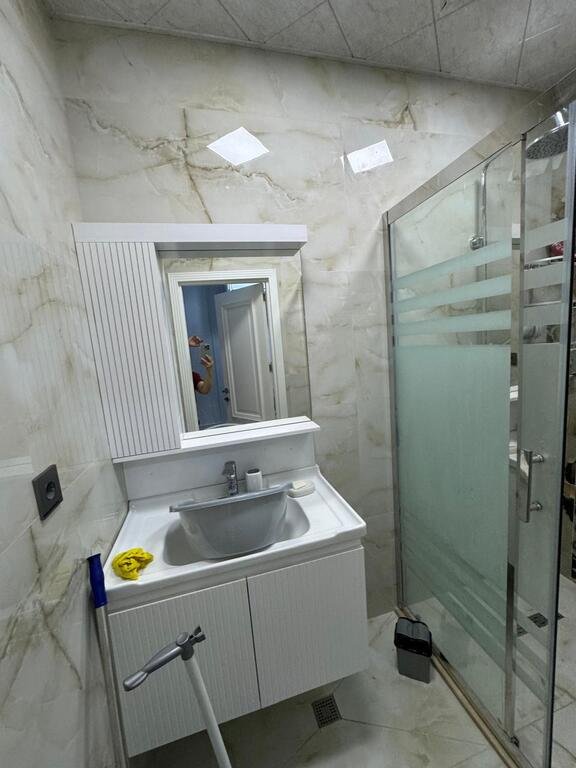 Kirayə verilir 3 otaqlı yeni tikili, 120 m², 28 May m.-9