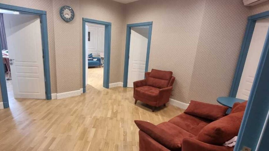 Satılır 3 otaqlı yeni tikili, 118 m², İnşaatçılar m.-4