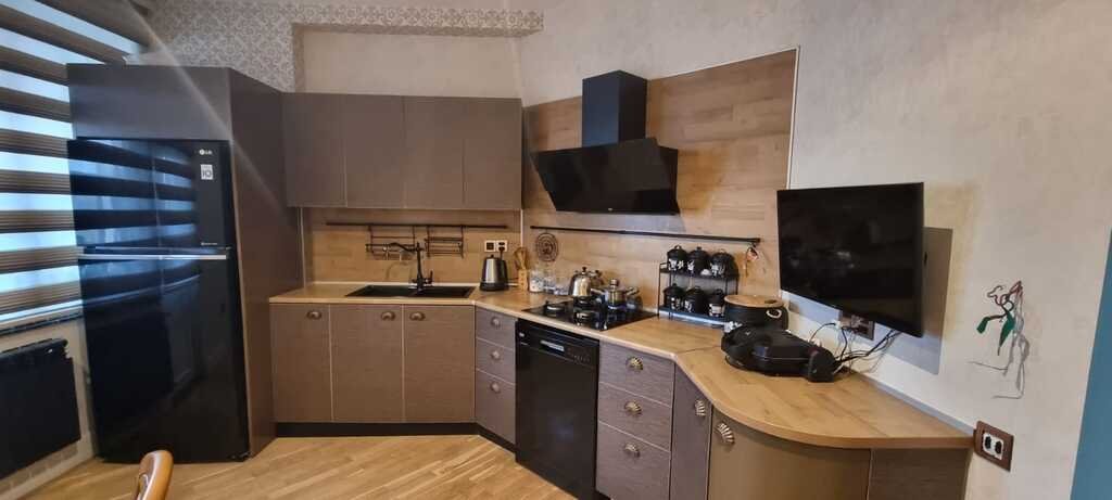 Satılır 3 otaqlı yeni tikili, 118 m², İnşaatçılar m.-5