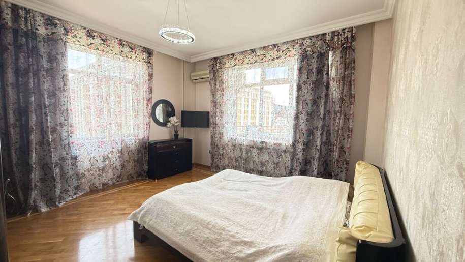 Satılır 3 otaqlı yeni tikili, 220 m², Nizami m.-5