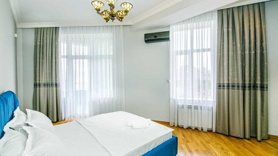 Kirayə verilir 4 otaqlı yeni tikili, 204 m², 28 May m.-2