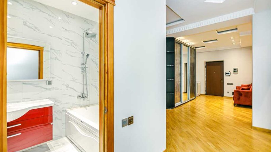 Kirayə verilir 4 otaqlı yeni tikili, 204 m², 28 May m.-7