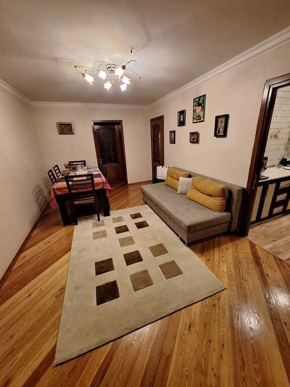 Satılır 3 otaqlı köhnə tikili, 75 m², İnşaatçılar m.-3
