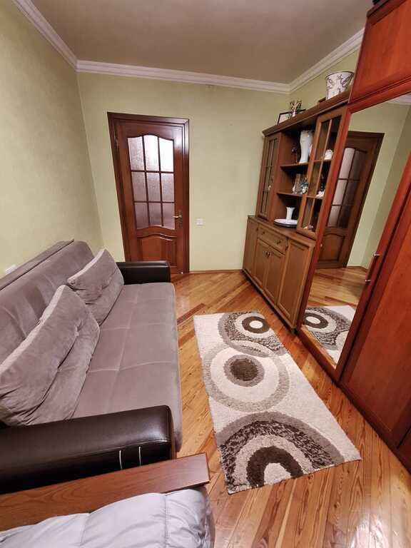 Satılır 3 otaqlı köhnə tikili, 75 m², İnşaatçılar m.-5