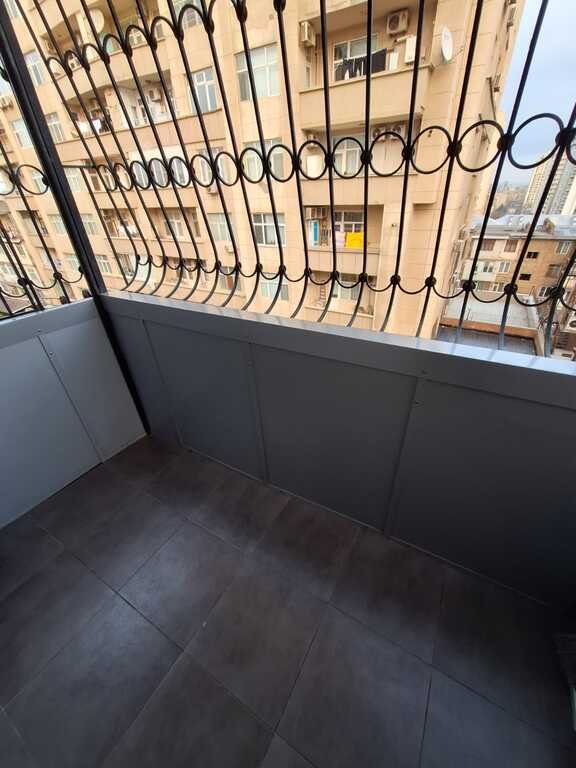 Satılır 3 otaqlı köhnə tikili, 75 m², İnşaatçılar m.-13