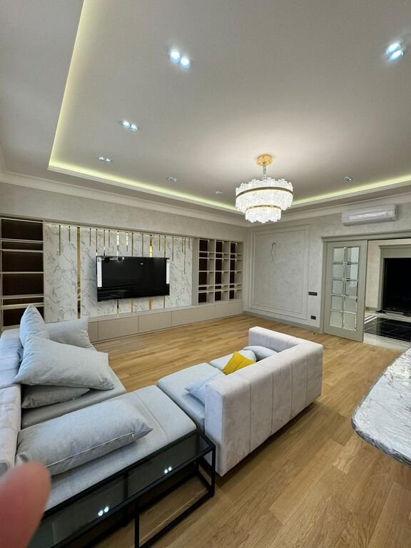 Kirayə verilir 3 otaqlı yeni tikili, 170 m², 28 May m.-3