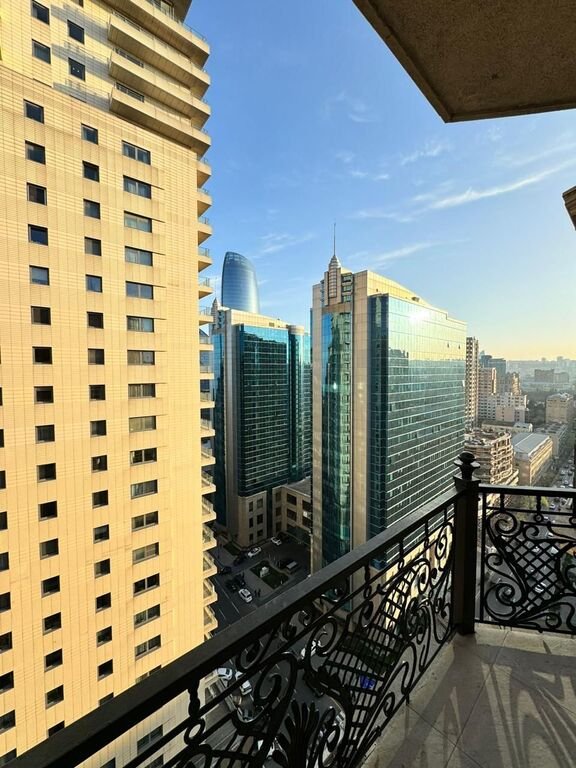 Kirayə verilir 3 otaqlı yeni tikili, 170 m², 28 May m.-17