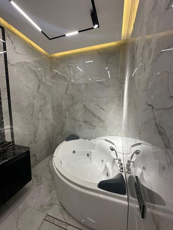 Kirayə verilir 3 otaqlı yeni tikili, 170 m², 28 May m.-18