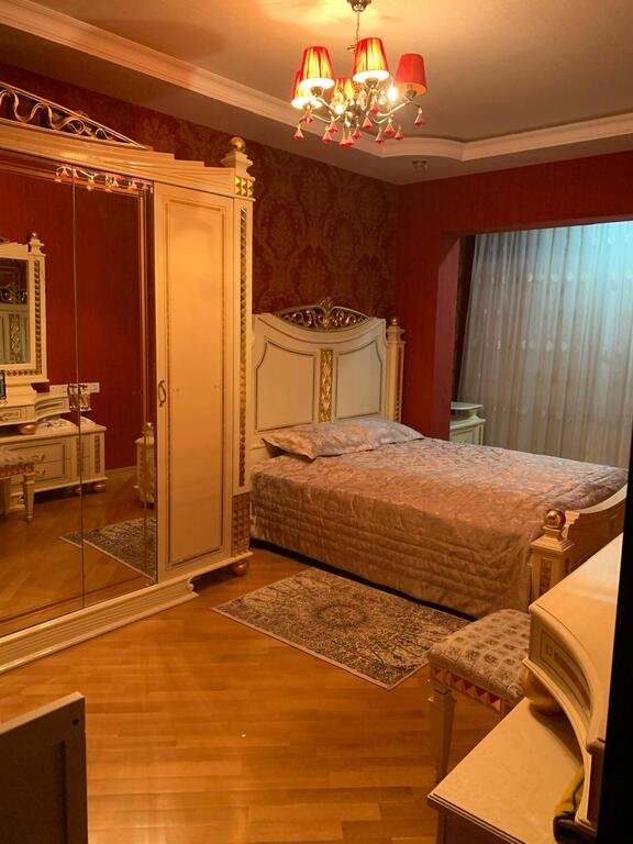 Satılır 4 otaqlı köhnə tikili, 115 m², Azadlıq Prospekti m.-3