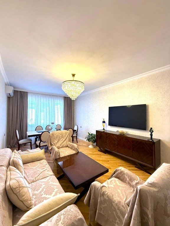Satılır 3 otaqlı yeni tikili, 130 m², Elmlər Akademiyası m.-1