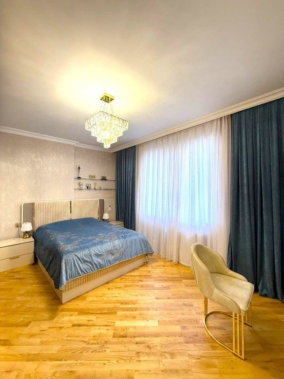 Satılır 3 otaqlı yeni tikili, 130 m², Elmlər Akademiyası m.-4