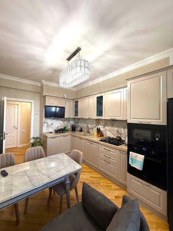 Satılır 3 otaqlı yeni tikili, 130 m², Elmlər Akademiyası m.-10
