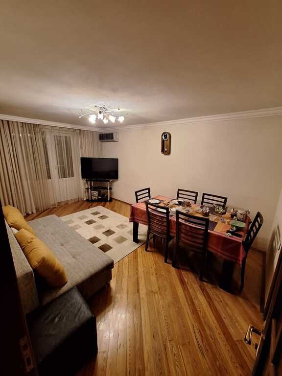 Satılır 3 otaqlı köhnə tikili, 75 m², İnşaatçılar m.-1
